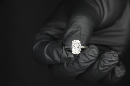 Cushion Cut Engagement ring